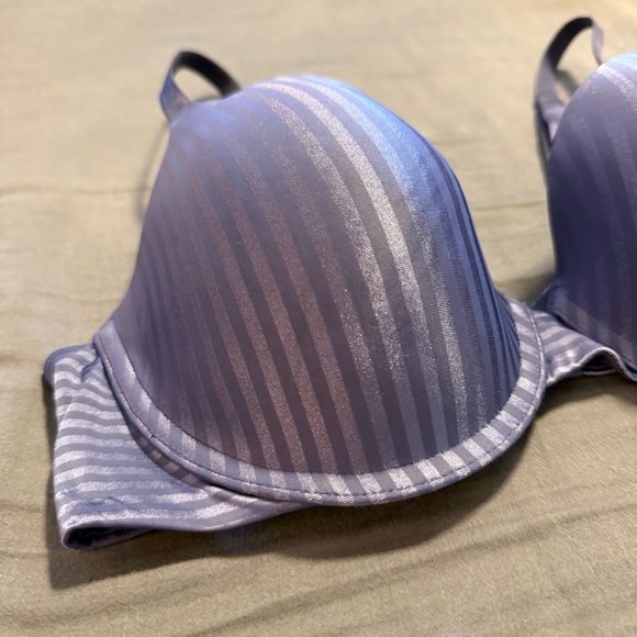 Victoria’s Secret💥 T-Shirt Lightly Lined Demi Bra size 34D - Picture 3 of 7